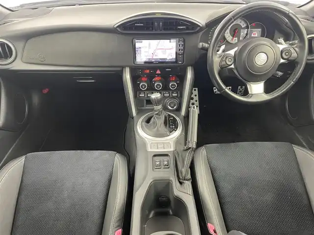 トヨタ ８６ GT リミテッド 大阪府 2017(平29)年 1.8万km アイスシルバーメタリック 社外ナビ（CD/DVD）/フルセグTV/バックカメラ/クルーズコントロール/LEDヘッドライト/フォグランプ/ハーフレザーシート/シートヒーター/純正17インチアルミホイール/パドルシフト/革巻きステアリング/スマートキー/ETC2.0