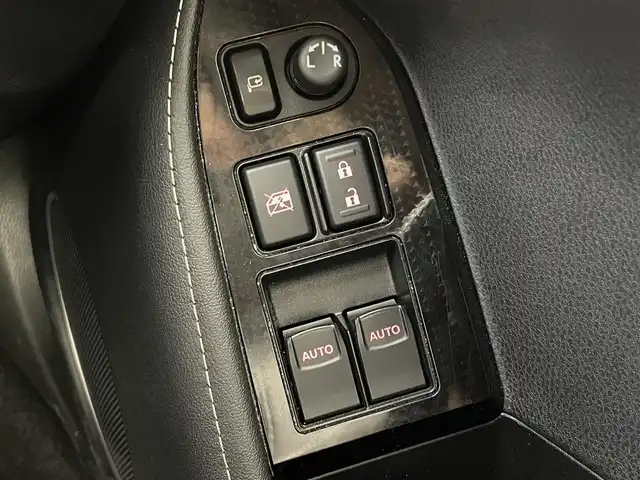トヨタ ８６ GT リミテッド 大阪府 2017(平29)年 1.8万km アイスシルバーメタリック 社外ナビ（CD/DVD）/フルセグTV/バックカメラ/クルーズコントロール/LEDヘッドライト/フォグランプ/ハーフレザーシート/シートヒーター/純正17インチアルミホイール/パドルシフト/革巻きステアリング/スマートキー/ETC2.0