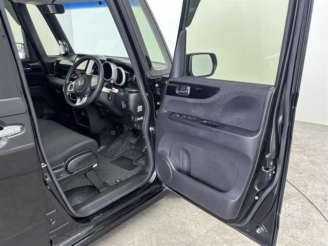 ホンダ Ｎ ＢＯＸ カスタム G Lパッケージ 大分県 2015(平27)年 4.6万km スマートブラック 社外ナビ/（フルセグ/CD/DVD/Bluetooth）/片側パワースライドドア/バックカメラ/ETC/オートリトラミラー/オートライト/ステアリングスイッチ/プッシュスタート・スマートキー/純正アルミホイール/純正フロアマット