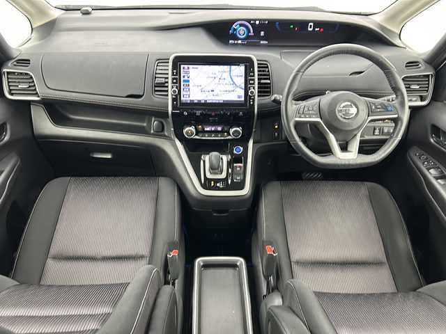 日産 セレナ e－パワー ハイウェイスター V 宮城県 2018(平30)年 7万km ブリリアントホワイトパール プロパイロット/アラウンドビューモニター/エマージェンシーブレーキ/車線逸脱警報/オートハイビーム/駐車支援システム/デジタルインナーミラー/純正フリップダウンモニター/純正9インチナビ/・CD.DVD.SD.BT/フルセグTV/両側パワースライドドア/前席シートヒーター/ステアリングヒーター/ステアリングスイッチ/LEDヘッドライト/LEDフォグランプ/ドライブレコーダー/ビルトインETC/横滑り防止装置/スマートキー2個/純正15インチアルミホイール/純正フロアマット/シートバックテーブル/ロールサンシェード