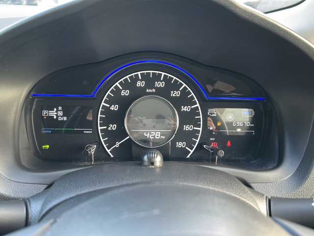 日産 ノート e－パワー メダリスト 静岡県 2017(平29)年 7万km シャイニングブルー 純正ナビ/地デジTV/純正CD/DVD/Bluetooth/バック/全周囲カメラ/デジタルインナーミラー/エマージェンシーブレーキ/純正15インチAW/LEDヘッドライト/スマートキー/コーナーセンサー