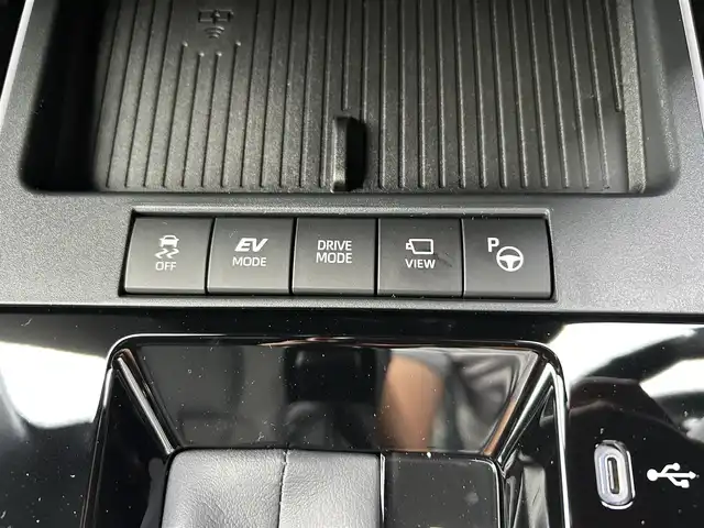 トヨタ カローラ クロス ハイブリッド Z 愛媛県 2025(令7)年 0.1千km 茶 純正10.5型ディスプレイオーディオ/全周囲カメラ/半革温冷電動シート/トヨタセーフティセンス/シグナルロードプロジェクション/レーダークルーズコントロール/ブラインドスポットモニター/アドバンストパーク/ワイヤレス充電/電動リアゲート/ステアリングヒーター/ステアリングリモコン/電格ミラー/ヒートミラー/ルーフレール/ETC2.0/電動パーキングブレーキ/TypeC入力端子/現状サマー(純正AW)(225/50R18)/MICHELIN PRIMACY4