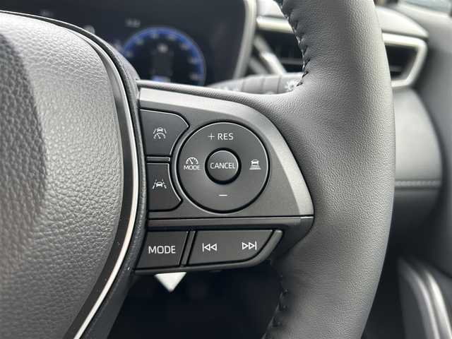 トヨタ カローラ クロス ハイブリッド Z 愛媛県 2025(令7)年 0.1千km 茶 純正10.5型ディスプレイオーディオ/全周囲カメラ/半革温冷電動シート/トヨタセーフティセンス/シグナルロードプロジェクション/レーダークルーズコントロール/ブラインドスポットモニター/アドバンストパーク/ワイヤレス充電/電動リアゲート/ステアリングヒーター/ステアリングリモコン/電格ミラー/ヒートミラー/ルーフレール/ETC2.0/電動パーキングブレーキ/TypeC入力端子/現状サマー(純正AW)(225/50R18)/MICHELIN PRIMACY4