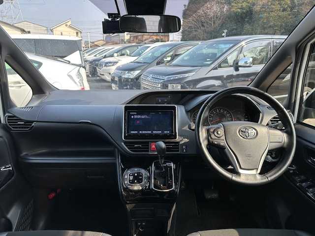 トヨタ ノア Si ダブルバイビーⅡ 大阪府 2020(令2)年 3.4万km ホワイトパールクリスタルシャイン 純正9型ナビ（フルセグ/Bluetooth/CD/SD）/純正12インチフリップダウンモニター/バックカメラ/クルーズコントロール/プリクラッシュセーフティブレーキ/レーンキープアシスト/横滑り防止装置/コーナーセンサー/両側パワースライド/WAC/LEDヘッドライト/オートライト/オートマチックハイビーム/純正アルミホイール/ドライブレコーダー/ビルトインETC/盗難防止装置/スマートキー×2/プッシュスタート