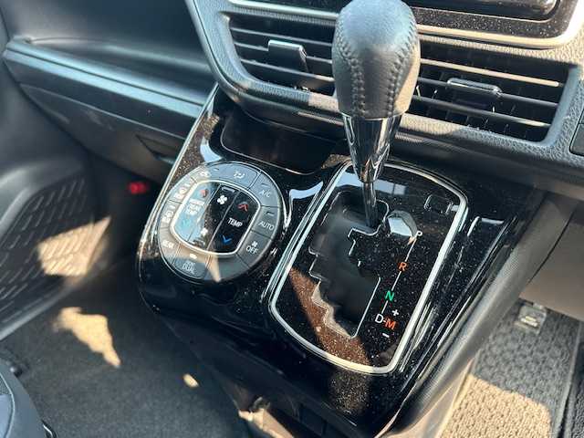 トヨタ ノア Si ダブルバイビーⅡ 大阪府 2020(令2)年 3.4万km ホワイトパールクリスタルシャイン 純正9型ナビ（フルセグ/Bluetooth/CD/SD）/純正12インチフリップダウンモニター/バックカメラ/クルーズコントロール/プリクラッシュセーフティブレーキ/レーンキープアシスト/横滑り防止装置/コーナーセンサー/両側パワースライド/WAC/LEDヘッドライト/オートライト/オートマチックハイビーム/純正アルミホイール/ドライブレコーダー/ビルトインETC/盗難防止装置/スマートキー×2/プッシュスタート