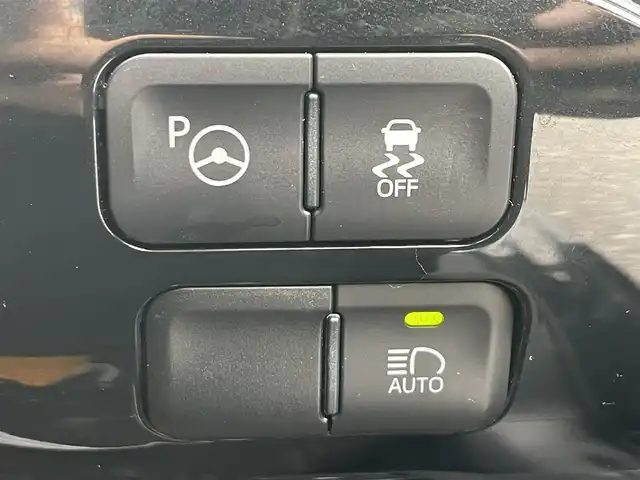 トヨタ プリウス ＰＨＶ S セーフティプラス 滋賀県 2018(平30)年 4.9万km アティチュードブラックマイカ ALPINE9インチナビ/(フルセグ/Bluetooth/CD/DVD)/トヨタセーフティーセンス/・プリクラッシュセーフティ/・レーダークルーズコントロール/・レーンキープアシスト/・Autoハイビーム/LEDオートライト/フォグ/ドラレコ付きデジタルインナーミラー/前席シートヒーター/ステアリングヒーター/バックカメラ/電動格納ミラー/純正フロアマット/ドアバイザー/ETC/充電ケーブル付き/スペアキー