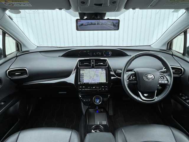 トヨタ プリウス ＰＨＶ S セーフティプラス 滋賀県 2018(平30)年 4.9万km アティチュードブラックマイカ ALPINE9インチナビ/(フルセグ/Bluetooth/CD/DVD)/トヨタセーフティーセンス/・プリクラッシュセーフティ/・レーダークルーズコントロール/・レーンキープアシスト/・Autoハイビーム/LEDオートライト/フォグ/ドラレコ付きデジタルインナーミラー/前席シートヒーター/ステアリングヒーター/バックカメラ/電動格納ミラー/純正フロアマット/ドアバイザー/ETC/充電ケーブル付き/スペアキー
