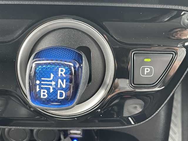 トヨタ プリウス ＰＨＶ S セーフティプラス 滋賀県 2018(平30)年 4.9万km アティチュードブラックマイカ ALPINE9インチナビ/(フルセグ/Bluetooth/CD/DVD)/トヨタセーフティーセンス/・プリクラッシュセーフティ/・レーダークルーズコントロール/・レーンキープアシスト/・Autoハイビーム/LEDオートライト/フォグ/ドラレコ付きデジタルインナーミラー/前席シートヒーター/ステアリングヒーター/バックカメラ/電動格納ミラー/純正フロアマット/ドアバイザー/ETC/充電ケーブル付き/スペアキー