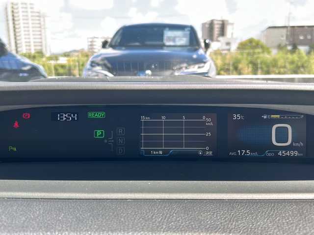 トヨタ プリウス Sツーリングセレクション 沖縄県 2019(平31)年 4.6万km ホワイトパールクリスタルシャイン 純正ナビ　/（ＡＭ／ＦＭ／ＣＤ／ＤＶＤ／ＢＴ）　/バックモニター　/フルセグＴＶ　/ドラレコ　/コーナーセンサー　/クルーズコントロール　/ＥＴＣ　/レザーシート　/シートヒーター　/エアシート　/純正フロアマット/純正17AW/オートライト/スマートキー/LEDヘッドライト/レーンキープアシスト