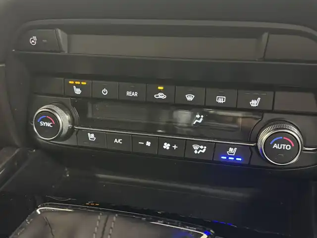 マツダ ＣＸ－８ XD エクスクルーシブモード 三重県 2020(令2)年 3.5万km ソウルレッドクリスタルM 2.2L ディーゼルターボ/FF/MTモード付フロア6AT/BOSEサウンドシステム/純正8インチナビ/（FM/AM/aha/Stitcher/Bluetooth/USB/CD/AUX/DVD/TV）/360°ビュー・モニター/ETC/安全/・スマートブレーキサポート/・AT誤発進抑制制御（前進・後退時）/・アダプティブLEDヘッドライト［ALH］/・ハイビームコントロールシステム［HBC］/・ブラインドスポットモニタリング［BSM］/・リアクロストラフィックアラート［RCTA］/・車線逸脱警報［LDWS］/・レーンキープアシスト［LAS］/・交通標識認識［TSR］/・レーダークルーズ［MRCC］/・ドライバーアテンションアラート［DAA］/・パーキングセンサーシステム（前後）/装備/・ナッパレザーシート（ブラック）/・パワーリフトゲート/・シートヒーター / ベンチレーション（D/N/2nd）/・パワーシート（D、N:8way/2nd:4way）/・ステアリングヒーター/・HUD/・オートライト/・LEDヘッドライト＆フロントフォグライト/・オートワイパー/・ルーフレール/・後席オートエアコン/・純正19inAW/・保/取/ナビ取/・プッシュスタート/・スマートキーx2/など
