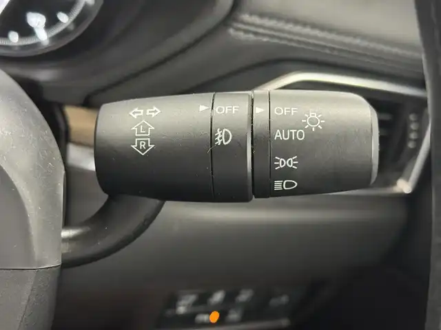 マツダ ＣＸ－８ XD エクスクルーシブモード 三重県 2020(令2)年 3.5万km ソウルレッドクリスタルM 2.2L ディーゼルターボ/FF/MTモード付フロア6AT/BOSEサウンドシステム/純正8インチナビ/（FM/AM/aha/Stitcher/Bluetooth/USB/CD/AUX/DVD/TV）/360°ビュー・モニター/ETC/安全/・スマートブレーキサポート/・AT誤発進抑制制御（前進・後退時）/・アダプティブLEDヘッドライト［ALH］/・ハイビームコントロールシステム［HBC］/・ブラインドスポットモニタリング［BSM］/・リアクロストラフィックアラート［RCTA］/・車線逸脱警報［LDWS］/・レーンキープアシスト［LAS］/・交通標識認識［TSR］/・レーダークルーズ［MRCC］/・ドライバーアテンションアラート［DAA］/・パーキングセンサーシステム（前後）/装備/・ナッパレザーシート（ブラック）/・パワーリフトゲート/・シートヒーター / ベンチレーション（D/N/2nd）/・パワーシート（D、N:8way/2nd:4way）/・ステアリングヒーター/・HUD/・オートライト/・LEDヘッドライト＆フロントフォグライト/・オートワイパー/・ルーフレール/・後席オートエアコン/・純正19inAW/・保/取/ナビ取/・プッシュスタート/・スマートキーx2/など