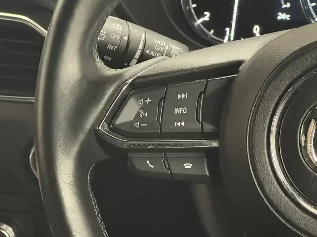マツダ ＣＸ－８ XD エクスクルーシブモード 三重県 2020(令2)年 3.5万km ソウルレッドクリスタルM 2.2L ディーゼルターボ/FF/MTモード付フロア6AT/BOSEサウンドシステム/純正8インチナビ/（FM/AM/aha/Stitcher/Bluetooth/USB/CD/AUX/DVD/TV）/360°ビュー・モニター/ETC/安全/・スマートブレーキサポート/・AT誤発進抑制制御（前進・後退時）/・アダプティブLEDヘッドライト［ALH］/・ハイビームコントロールシステム［HBC］/・ブラインドスポットモニタリング［BSM］/・リアクロストラフィックアラート［RCTA］/・車線逸脱警報［LDWS］/・レーンキープアシスト［LAS］/・交通標識認識［TSR］/・レーダークルーズ［MRCC］/・ドライバーアテンションアラート［DAA］/・パーキングセンサーシステム（前後）/装備/・ナッパレザーシート（ブラック）/・パワーリフトゲート/・シートヒーター / ベンチレーション（D/N/2nd）/・パワーシート（D、N:8way/2nd:4way）/・ステアリングヒーター/・HUD/・オートライト/・LEDヘッドライト＆フロントフォグライト/・オートワイパー/・ルーフレール/・後席オートエアコン/・純正19inAW/・保/取/ナビ取/・プッシュスタート/・スマートキーx2/など