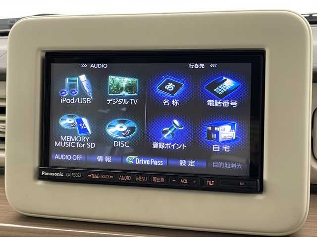 スズキ ラパン X 宮崎県 2016(平28)年 5.6万km シフォンアイボリーメタリック 禁煙車/衝突被害軽減ブレーキ/社外ナビTV/（ストラーダ/CN-R302Z/CD/DVD/フルセグTV)/純正キセノンオートライト/純正セキュリティアラーム/純正フロアマット/エネチャージ/オートエアコン/ウインカードアミラー/電動格納ミラー/シートヒーター/本革巻ハンドル/ドアバイザー/スマートキー/プッシュエンジンスタート