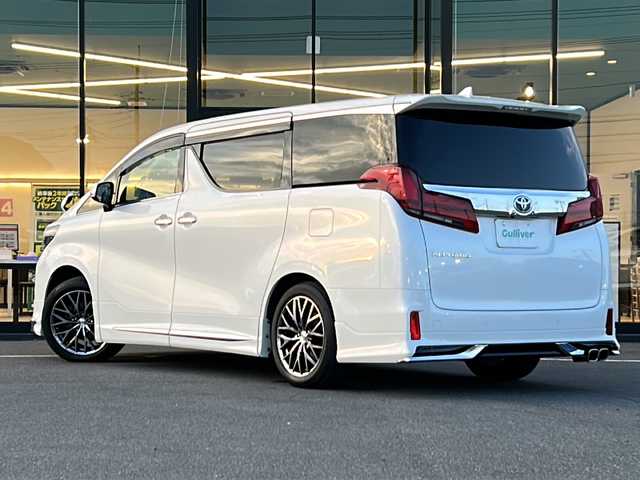 トヨタ アルファード S Cパッケージ 茨城県 2020(令2)年 3.5万km ホワイトパールクリスタルシャイン 純正ナビ/【AM・FM・CD・DVD・USB・BT・TV】/サンルーフ/電動リア/フリップダウンモニター/パワーシート/シートメモリ/シートヒーター/エアシート/ステアリングヒーター/オットマン/両側パワスラ/レーダークルコン/ETC/Bカメラ/デジタルインナーミラー/前後コーナーセンサー/BSM/純正アルミスタッドレスタイヤ積み込み