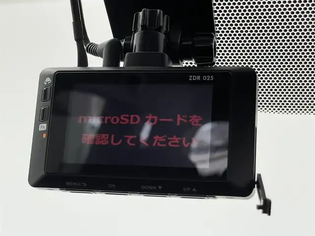 トヨタ シエンタ G 愛知県 2017(平29)年 6.7万km ホワイトパールクリスタルシャイン プリクラッシュセーフティ/レーンキープアシスト/純正SDナビ【NSZT-W66T】　/　（BT/フルセグTV/CD）/バックカメラ/前後ドラレコ【ZDR025】/ビルトインETC/スマートキー×２/純正15インチAW/純正フロアマット