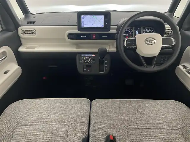 ダイハツ ムーヴ キャンバス ストライプス G 愛知県 2024(令6)年 0.8万km シャイニングホワイトパール/サンドベージュメタリック 社外ナビ　スマアシIII　シートヒーター　全方位カメラ　禁煙車　フルセグＴＶ　ＤＶＤ　Ｂｌｕｅｔｏｏｔｈ　ＵＳＢ　ドリンクホルダーヒーター　両側パワスラ　オートハイビーム　車線逸脱　衝突軽減　ＬＥＤライト　フォグランプ　社外マット カーテンエアバッグ