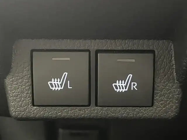 ダイハツ ムーヴ キャンバス ストライプス G 愛知県 2024(令6)年 0.8万km シャイニングホワイトパール/サンドベージュメタリック 社外ナビ　スマアシIII　シートヒーター　全方位カメラ　禁煙車　フルセグＴＶ　ＤＶＤ　Ｂｌｕｅｔｏｏｔｈ　ＵＳＢ　ドリンクホルダーヒーター　両側パワスラ　オートハイビーム　車線逸脱　衝突軽減　ＬＥＤライト　フォグランプ　社外マット カーテンエアバッグ