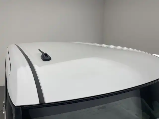 ダイハツ ムーヴ キャンバス ストライプス G 愛知県 2024(令6)年 0.8万km シャイニングホワイトパール/サンドベージュメタリック 社外ナビ　スマアシIII　シートヒーター　全方位カメラ　禁煙車　フルセグＴＶ　ＤＶＤ　Ｂｌｕｅｔｏｏｔｈ　ＵＳＢ　ドリンクホルダーヒーター　両側パワスラ　オートハイビーム　車線逸脱　衝突軽減　ＬＥＤライト　フォグランプ　社外マット カーテンエアバッグ