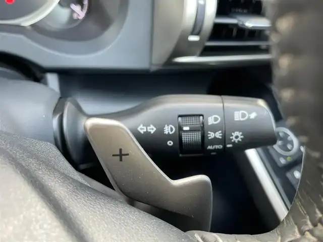 レクサス ＩＳ 300h 千葉県 2014(平26)年 6万km ソニックチタニウム レクサスプレミアムサウンド/衝突軽減ブレーキ/レーダークルーズコントロール/クリアランスソナー/純正SDナビ/・フルセグ/BT/BD/DVD/CD/USB/バックカメラ/ステアリングスイッチ/パドルシフト/ETC2.0/ハーフレザーシート/パワーシート(D/N席)/シートヒーター(D/N席)/アイドリングストップ/LEDヘッドライト/オートライト/フォグライト/スマートキー/プッシュスタート