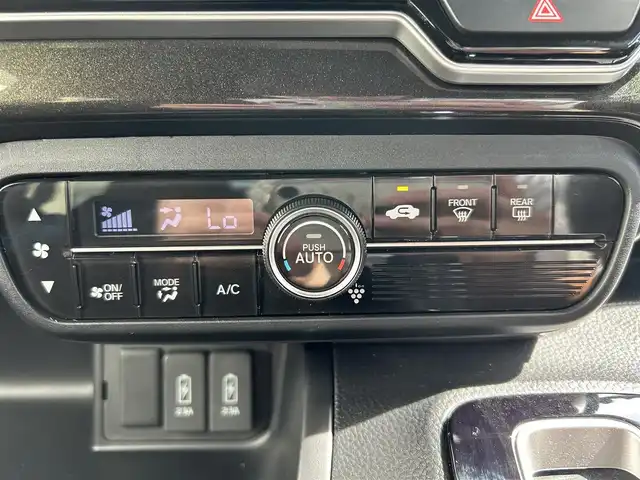ホンダ Ｎ ＢＯＸ カスタム G L ホンダセンシング 佐賀県 2019(平31)年 2.6万km プラチナホワイトパール ホンダセンシング　/レーダークルーズコントロール　/レーンキープアシスト　/片側パワースライドドア　/純正14インチAW　/社外リアドラレコ　/LEDヘッドライト　/オートライト　/フォグランプ/ETC/オーディオ