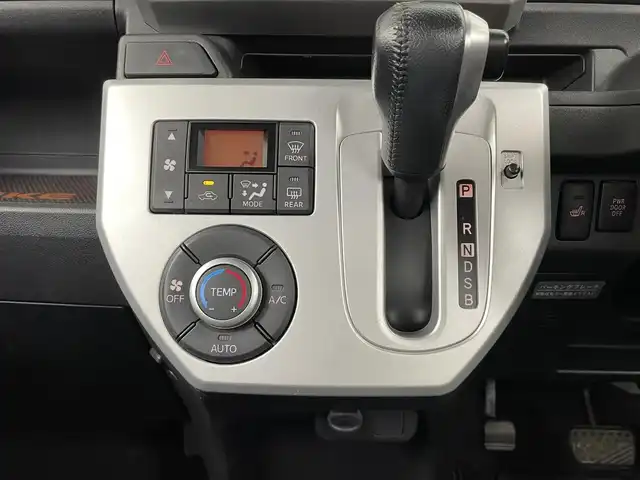 ダイハツ ウェイク G SA 大分県 2015(平27)年 9.7万km プラムブラウンクリスタルマイカ 社外SDナビ/（CD/Bluetooth/フルセグ）/スマートアシスト/・衝突軽減ブレーキ/・衝突警報/・誤発進抑制（前方）/前後ドライブレコーダー/ETC/両側パワースライドドア/純正アルミホイール/オートライト/LEDヘッドライト/フォグランプ/プッシュスタート・スマートキー/電動格納ミラー/フロアマット