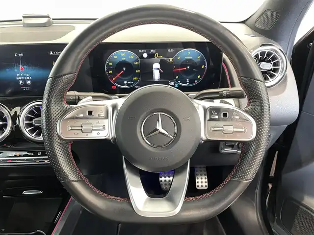 メルセデス・ベンツ Ｍ・ベンツ ＧＬＢ２００ｄ 4マチック AMGライン 岐阜県 2022(令4)年 4.9万km コスモスブラック レーダーセーフティパッケージ/アクティブブラインドスポットアシスト/アクティブステアリングアシスト/アクティブディスタンスアシストディストロニック/アダプティブハイビームアシストプラス/マルチビームLEDヘッドライト/トラフィックサインアシスト/360°カメラ/デジタルコックピットディスプレイ/アンビエントライト/MBUXナビゲーション/Bluetooth/ETC2.0