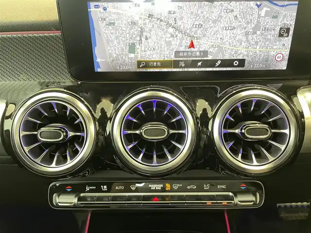 メルセデス・ベンツ Ｍ・ベンツ ＧＬＢ２００ｄ 4マチック AMGライン 岐阜県 2022(令4)年 4.9万km コスモスブラック レーダーセーフティパッケージ/アクティブブラインドスポットアシスト/アクティブステアリングアシスト/アクティブディスタンスアシストディストロニック/アダプティブハイビームアシストプラス/マルチビームLEDヘッドライト/トラフィックサインアシスト/360°カメラ/デジタルコックピットディスプレイ/アンビエントライト/MBUXナビゲーション/Bluetooth/ETC2.0