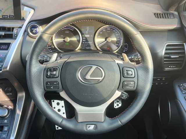 レクサス ＮＸ 300h Fスポーツ 愛知県 2015(平27)年 6.4万km ソニッククォーツ ナビ /フルセグTV /バックカメラ /レザーシート /シートベンチレーション /パワーシート /ステアリングヒーター /クリアランスソナー /ブラインドスポットモニター /電動パーキングブレーキ /スマートキー