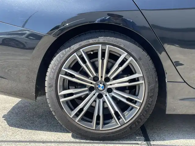 ＢＭＷ ３２０ｉ ツーリング Mスポーツ 東京都 2020(令2)年 4.1万km 黒 ライブコックピット/360°カメラ/純正前後ドライブレコーダー/前席シートヒーター/LEDオートハイビーム/レインセンサー/パドルシフト/ACC/インテリセーフパッケージ/LCW/LDW/オートホールド/Wチャージ/後退アシスト/ミラー型ETC/コンフォートアクセス/パワーバックドア/フットオープナー/前席パワーシート（D席メモリー）/6色アンビエントライト/AppleCarPlay