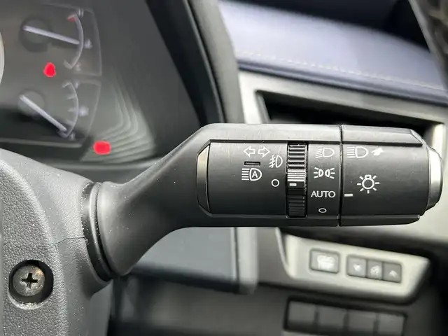 レクサス ＵＸ 250h バージョンC 茨城県 2019(令1)年 7.7万km セレスティアルブルーガラスフレーク ACC/LKA/純正ナビ/地デジ/Bluetooth/白青革/シートヒーター/パワーシート/ステアヒーター/LEDヘッドライト/オートハイビーム/純正17インチAW/前後ドライブレコーダー（TZ-D205W）/ETC