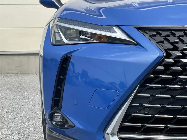 レクサス ＵＸ 250h バージョンC 茨城県 2019(令1)年 7.7万km セレスティアルブルーガラスフレーク ACC/LKA/純正ナビ/地デジ/Bluetooth/白青革/シートヒーター/パワーシート/ステアヒーター/LEDヘッドライト/オートハイビーム/純正17インチAW/前後ドライブレコーダー（TZ-D205W）/ETC