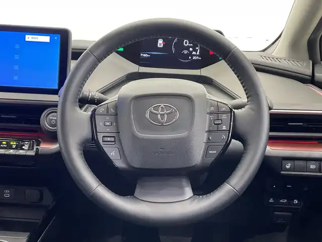 トヨタ プリウス Z 栃木県 2023(令5)年 0.8万km プラチナホワイトパールマイカ 純正ナビ/(フルセグTV・Bluetooth・USB)/全方位カメラ/バックカメラ/トヨタセーフティセンス/ ・プリクラッシュセーフティ/ ・レーンキープアシスト/ ・アダプティブクルーズコントロール/ ・オートマチックハイビーム/前後コーナーセンサー/電動リアゲート/運転席パワーシート/前席シートヒーター・シートクーラー/置くだけ充電/ブラインドスポットモニター/ドアバイザー/LEDヘッドライト/オートライト/純正アルミホイール/純正フロアマット/取扱説明書/保証書