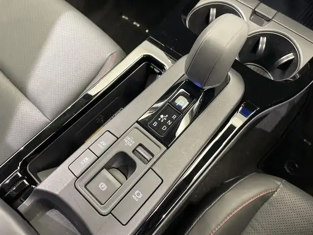 トヨタ プリウス Z 栃木県 2023(令5)年 0.8万km プラチナホワイトパールマイカ 純正ナビ/(フルセグTV・Bluetooth・USB)/全方位カメラ/バックカメラ/トヨタセーフティセンス/ ・プリクラッシュセーフティ/ ・レーンキープアシスト/ ・アダプティブクルーズコントロール/ ・オートマチックハイビーム/前後コーナーセンサー/電動リアゲート/運転席パワーシート/前席シートヒーター・シートクーラー/置くだけ充電/ブラインドスポットモニター/ドアバイザー/LEDヘッドライト/オートライト/純正アルミホイール/純正フロアマット/取扱説明書/保証書