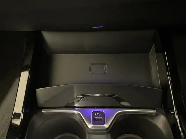 ＢＭＷ １１８ｉ Mスポーツ 熊本県 2020(令2)年 4.4万km 白 ・スマートキー/・プッシュスタート/・注意喚起アシスタント/・インテリジェントセーフティ/・PDC自動起動/・アクティブPDC緊急ブレーキ/・パーキングアシスト/・クルーズコントロール(追従式)/・ハーフレザーシート/・前席パワーシート/・純正メモリナビ/　【Bluetooth・USB・AppleCarPlay】/・バックカメラ/・ETC/・ワイヤレス充電/・ドライブレコーダー(前後録画)/・パワーバックドア/・LEDヘッドランプ/・LEDフォグランプ/・純正マット/・保証書/取説