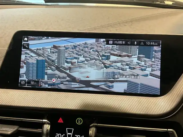 ＢＭＷ １１８ｉ Mスポーツ 熊本県 2020(令2)年 4.4万km 白 ・スマートキー/・プッシュスタート/・注意喚起アシスタント/・インテリジェントセーフティ/・PDC自動起動/・アクティブPDC緊急ブレーキ/・パーキングアシスト/・クルーズコントロール(追従式)/・ハーフレザーシート/・前席パワーシート/・純正メモリナビ/　【Bluetooth・USB・AppleCarPlay】/・バックカメラ/・ETC/・ワイヤレス充電/・ドライブレコーダー(前後録画)/・パワーバックドア/・LEDヘッドランプ/・LEDフォグランプ/・純正マット/・保証書/取説