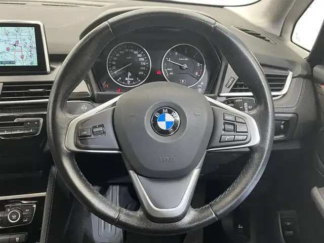 ＢＭＷ ２１８ｄ アクティブツアラー ラグジュアリー 愛媛県 2017(平29)年 6.2万km 白 純正HDDナビ/（CD/DVD/BT）/バックカメラ　/オートライト　/黒レザーシート　/前後全サー　/純正ETC/D/N席シートヒーター　/電動リアゲート　/クルーズコントロール