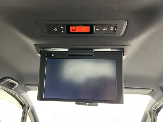 トヨタ ヴォクシー ZS 煌Ⅲ 福岡県 2020(令2)年 3.2万km ブラック ・純正9インチナビ（NSZT-Y68T）/・フルセグ/・Bluetooth/・バックカメラ/・純正12インチフリップダウン/・トヨタセーフティセンス/・クルーズコントロール/・両側パワースライドドア/・ETC2.0/・ハーフレザーシート/・LEDヘッドライト/・オートライト/・純正16インチAW/・純正フロアマット/・純正ドアバイザー