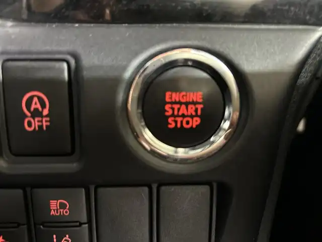 トヨタ ヴォクシー ZS 煌Ⅲ 福岡県 2020(令2)年 3.2万km ブラック ・純正9インチナビ（NSZT-Y68T）/・フルセグ/・Bluetooth/・バックカメラ/・純正12インチフリップダウン/・トヨタセーフティセンス/・クルーズコントロール/・両側パワースライドドア/・ETC2.0/・ハーフレザーシート/・LEDヘッドライト/・オートライト/・純正16インチAW/・純正フロアマット/・純正ドアバイザー