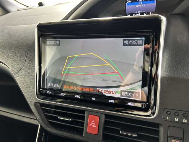 トヨタ ヴォクシー ZS 煌Ⅲ 福岡県 2020(令2)年 3.2万km ブラック ・純正9インチナビ（NSZT-Y68T）/・フルセグ/・Bluetooth/・バックカメラ/・純正12インチフリップダウン/・トヨタセーフティセンス/・クルーズコントロール/・両側パワースライドドア/・ETC2.0/・ハーフレザーシート/・LEDヘッドライト/・オートライト/・純正16インチAW/・純正フロアマット/・純正ドアバイザー