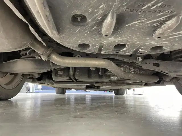 トヨタ カムリ WS 滋賀県 2019(平31)年 6.3万km グラファイトM 社外9インチナビ/フルセグTV/バックカメラ/ハーフレザーシート/LEDヘッドライト/前後コーナーセンサー/ドラレコ/追従クルーズコントロール/運転席パワーシート/CD/DVD/フルセグTV/Bluetooth/衝突被害軽減システム/純正１７インチAW/ビルトインETC/パワートランクリッド/オートハイビーム/オートホールド