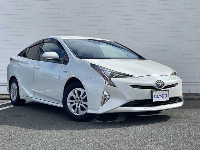 トヨタ プリウス Sセーフティプラス 熊本県 2017(平29)年 14.7万km ホワイトパールクリスタルシャイン (株)IDOMが運営する【じしゃロン熊本店】の自社ローン専用車両になります。こちらは現金またはオートローンご利用時の価格です。自社ローンご希望の方は別途その旨お申付け下さい　/純正ナビ（NSCD-W66）/バックカメラ/ワンセグテレビ/CD/Bluetooth接続/ビルトインETC/コーナーセンサー/クルーズコントロール/ヘッドアップディスプレイ/パーキングアシスト/LEDヘッドライト/オートマチックハイビーム/レーンキープアシスト/横滑り防止装置/ABS