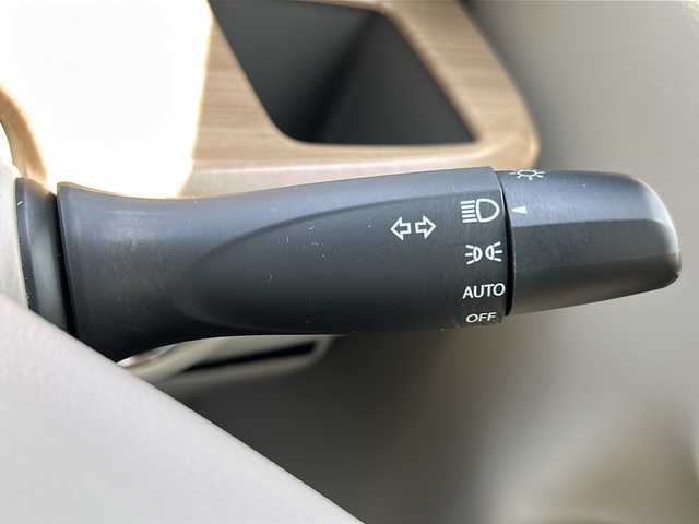 スズキ ラパン S 石川県 2018(平30)年 4.8万km ピュアホワイトP 7インチナビ（MDV-D4058T)/・Bluetooth/・CD/DVD/・ワンセグTV/・AM/FM/レーダーブレーキサポート/衝突被害軽減ブレーキ/HIDオートヘッドライト/アイドリングストップ/D席シートヒーター/フロアマット/横滑り防止/プッシュスタート/電格ミラー/純正ドアバイザー/ETC
