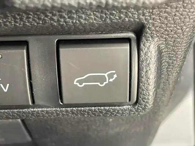 トヨタ カローラ クロス ハイブリッド Z 群馬県 2025(令7)年 0.2万km アティチュードブラックマイカ ガラスルーフ　純正１０．５型ナビ　フルセグＴＶ　全周囲カメラ　前席シートヒーター　電動リアゲート　衝突被害軽減ブレーキ　パーキングアシスト　ＢＳＭ　前後ドラレコ　ＥＴＣ２．０　スマートキー　禁煙車