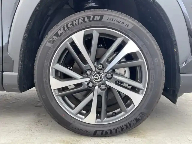トヨタ カローラ クロス ハイブリッド Z 群馬県 2025(令7)年 0.2万km アティチュードブラックマイカ ガラスルーフ　純正１０．５型ナビ　フルセグＴＶ　全周囲カメラ　前席シートヒーター　電動リアゲート　衝突被害軽減ブレーキ　パーキングアシスト　ＢＳＭ　前後ドラレコ　ＥＴＣ２．０　スマートキー　禁煙車