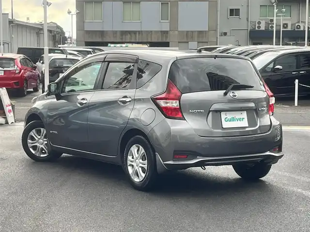 日産 ノート e－パワー X 島根県 2018(平30)年 6.1万km ダークメタルグレー 純正メモリナビ　/フルセグＴＶ　/Ｂｌｕｅｔｏｏｔｈ　/バックカメラ　/ＥＴＣ　/レーンアシスト　/衝突軽減システム　/オートライト　/スマートキー/プッシュスタート　　/横滑り防止装置　/純正フロアマット