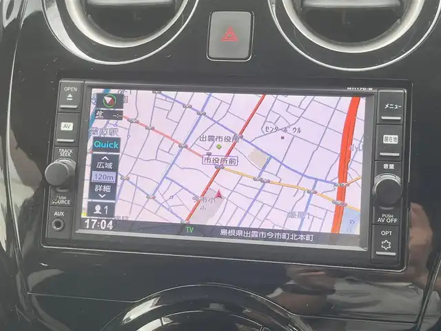 日産 ノート e－パワー X 島根県 2018(平30)年 6.1万km ダークメタルグレー 純正メモリナビ　/フルセグＴＶ　/Ｂｌｕｅｔｏｏｔｈ　/バックカメラ　/ＥＴＣ　/レーンアシスト　/衝突軽減システム　/オートライト　/スマートキー/プッシュスタート　　/横滑り防止装置　/純正フロアマット