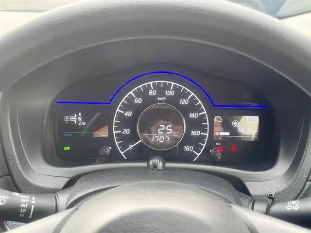 日産 ノート e－パワー X 島根県 2018(平30)年 6.1万km ダークメタルグレー 純正メモリナビ　/フルセグＴＶ　/Ｂｌｕｅｔｏｏｔｈ　/バックカメラ　/ＥＴＣ　/レーンアシスト　/衝突軽減システム　/オートライト　/スマートキー/プッシュスタート　　/横滑り防止装置　/純正フロアマット