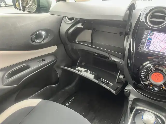 日産 ノート e－パワー X 島根県 2018(平30)年 6.1万km ダークメタルグレー 純正メモリナビ　/フルセグＴＶ　/Ｂｌｕｅｔｏｏｔｈ　/バックカメラ　/ＥＴＣ　/レーンアシスト　/衝突軽減システム　/オートライト　/スマートキー/プッシュスタート　　/横滑り防止装置　/純正フロアマット
