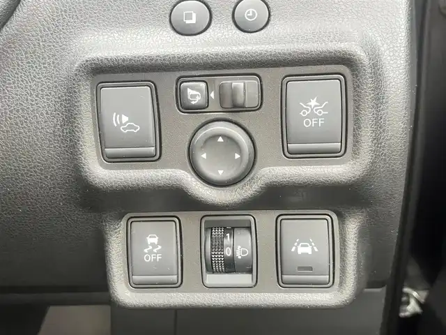 日産 ノート e－パワー X 島根県 2018(平30)年 6.1万km ダークメタルグレー 純正メモリナビ　/フルセグＴＶ　/Ｂｌｕｅｔｏｏｔｈ　/バックカメラ　/ＥＴＣ　/レーンアシスト　/衝突軽減システム　/オートライト　/スマートキー/プッシュスタート　　/横滑り防止装置　/純正フロアマット