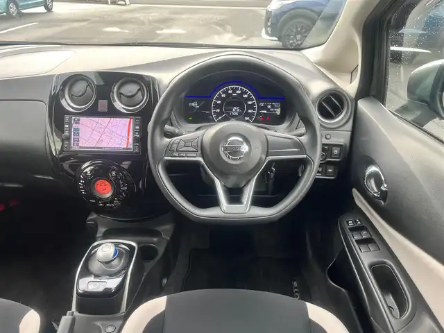 日産 ノート e－パワー X 島根県 2018(平30)年 6.1万km ダークメタルグレー 純正メモリナビ　/フルセグＴＶ　/Ｂｌｕｅｔｏｏｔｈ　/バックカメラ　/ＥＴＣ　/レーンアシスト　/衝突軽減システム　/オートライト　/スマートキー/プッシュスタート　　/横滑り防止装置　/純正フロアマット